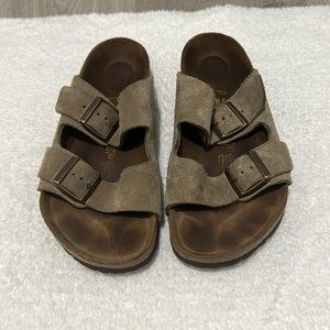 Birkenstock Arizona size 40 tan